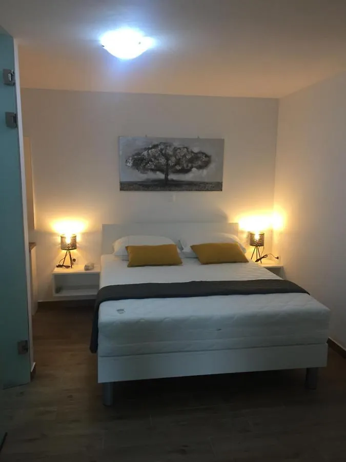 Apartments Ka - Ro Bibinje Guest house
